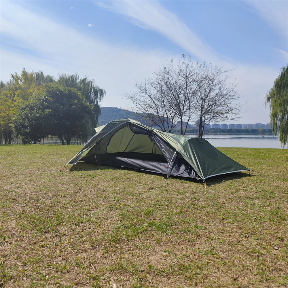 Beach Camp Backpacking Tent 1 Person Ultralight Aluminum Pole Stormproof Camping Tent Suitable for Four Seasons Single Person Tent